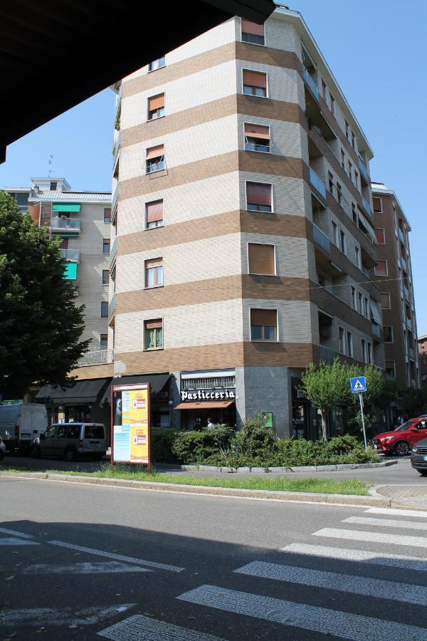 L'Appartamento Della Stazione Di Σαρόνο Εξωτερικό φωτογραφία