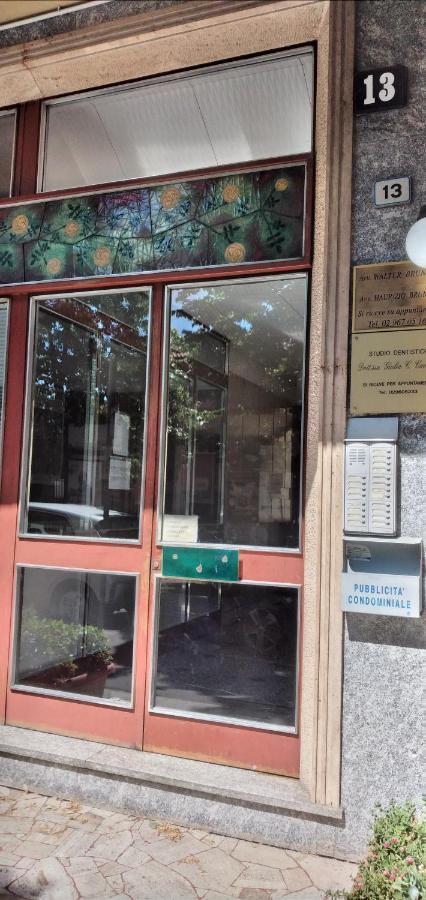 L'Appartamento Della Stazione Di Σαρόνο Εξωτερικό φωτογραφία