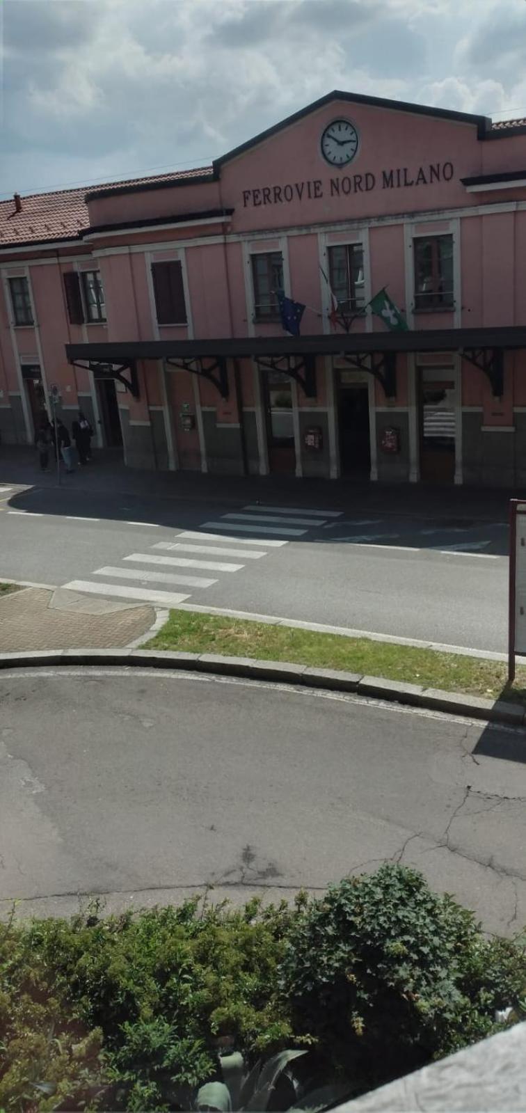 L'Appartamento Della Stazione Di Σαρόνο Εξωτερικό φωτογραφία